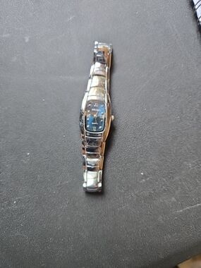 SEIKO LUCENT Women’s Quartz Watch Blue Dial Silver Tone Japan Made